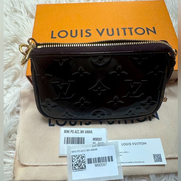Louis Vuitton Brand New Mini Pochette!! - Picture 4 of 9